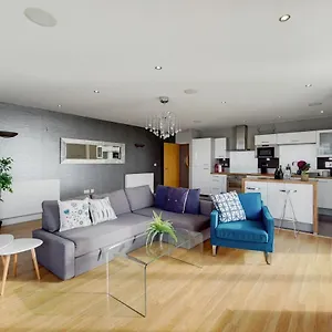  Apartment Deluxe Three Bedroom By Excel